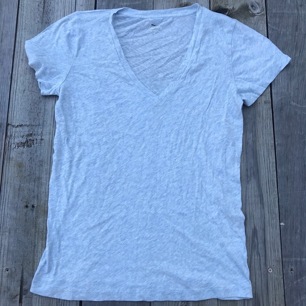 Madewell V neck t shirt